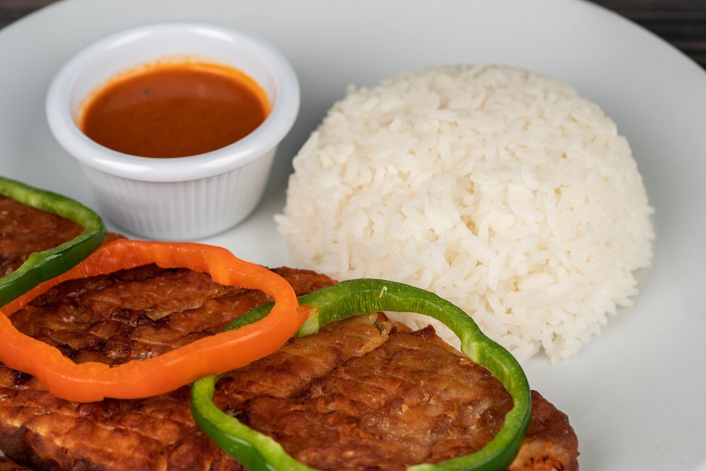 Experience the best of Caribbean culture through the amazing flavors of our cuisine. 